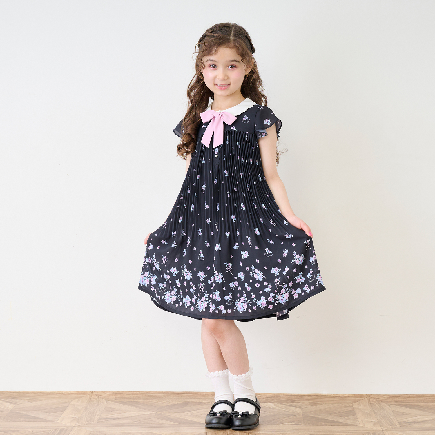 衿つき　花柄プリーツワンピース