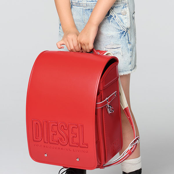 【DIESEL(ディーゼル)】EMBROIDERY DIESEL BISCOTTO LOGO(エンブロイダリー ディーゼル ビスコット ロゴ)ランドセル