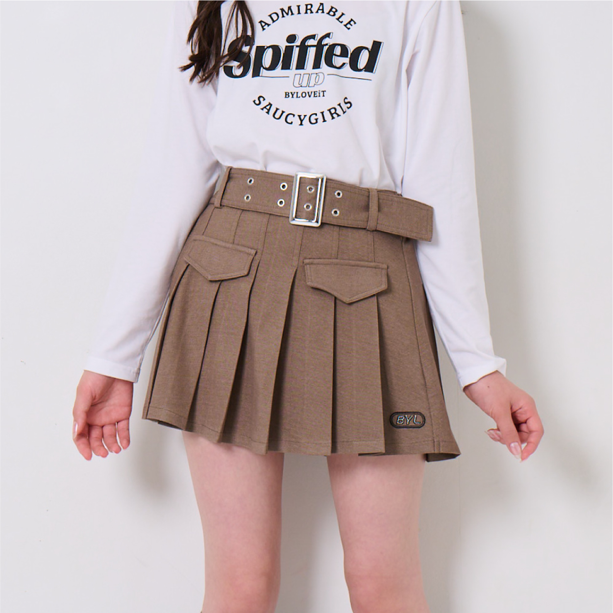 ベルトつきタックスカート