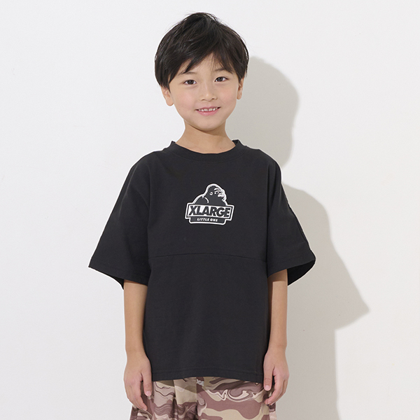 バックスプレーロゴ半袖Tシャツ