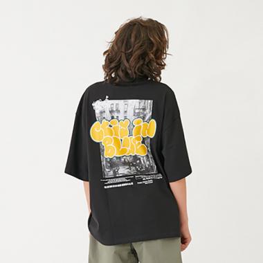 【大人向けサイズあり】フォトグラフィティロゴ発泡プリントビッグ半袖Tシャツ