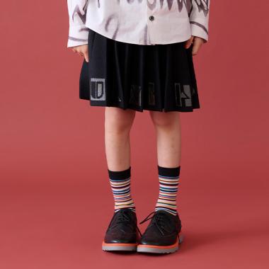 裾ロゴジャガードニットプリーツスカート