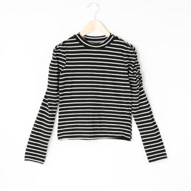 【AMI】ハイネックギャザースリーブ長袖Tシャツ