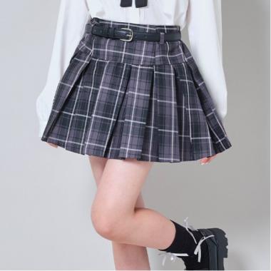 ベルトつきプリーツスカート（インパンつき）