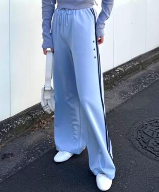 トラックパンツ
