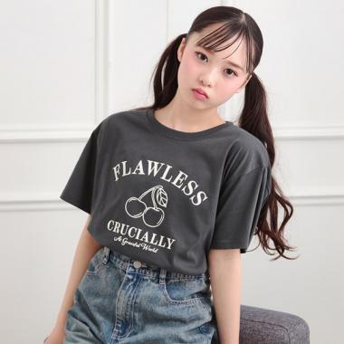 チェリーモチーフTシャツ